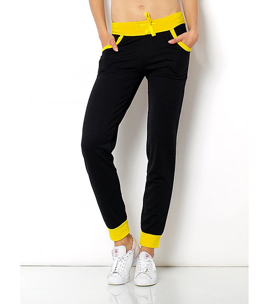 Черен спортен панталон с жълти елементи снимка