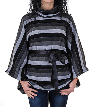 Пуловер тип пончо в сиво и черно снимка