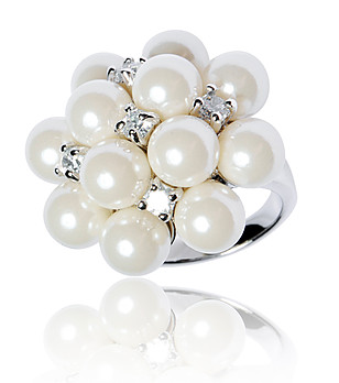 Сребрист пръстен с бели перли La Vamp Blanche снимка