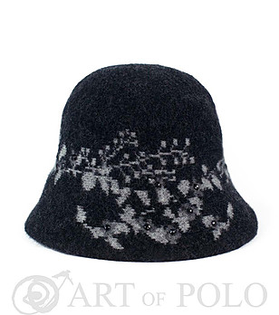 Дамска шапка в черно с декоративни камъчета Lara снимка