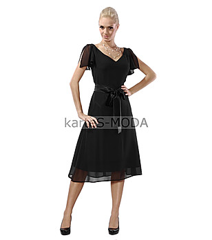 Черна рокля с коланче в макси размери снимка