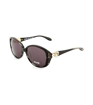 Черни дамски слънчеви очила със златиста декорация снимка