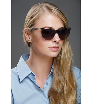 Сини дамски слънчеви очила полуглазант с лещи в сиво снимка