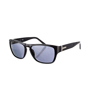 Слънчеви очила с черни пластмасови рамки снимка