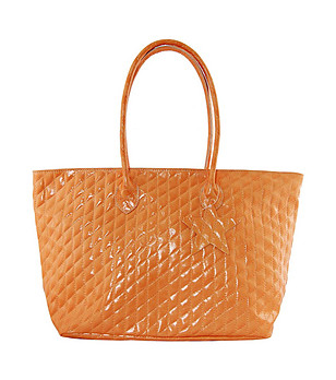 Оранжева дамска чанта с ромбовидни шевове Mala снимка