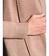Дамска жилетка в цвят камел-3 снимка