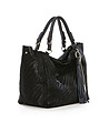 Черна кожена дамска чанта с пискюл-2 снимка