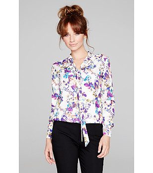 Дамска блуза с флорален принт снимка