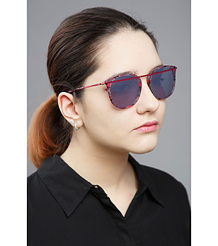 Розови дамски слънчеви очила снимка