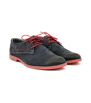 Тъмносини велурени обувки с червени подметки снимка