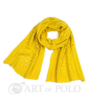 Дамски шал в жълт цвят снимка