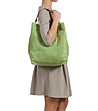 Дълбока кожена дамска чанта в зелено-4 снимка
