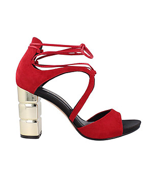 Дамски червени сандали със златист ток Samanta снимка