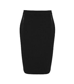 Черна пола с лъскави кантове снимка