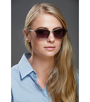 Сребристи дамски слънчеви очила снимка