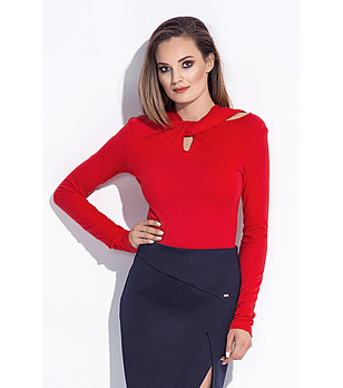 Червена дамска памучна блуза с ефектно деколте снимка