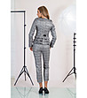 Костюм от сако и панталон на сиво каре-1 снимка