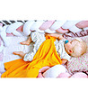 Жълто бебешко одеяло от фино плетиво-1 снимка
