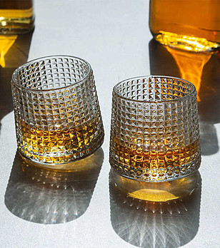 Комплект от 2 чаши за уиски снимка