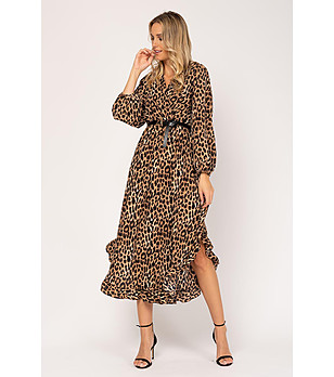 Кафява рокля с леопардов принт Karimа снимка