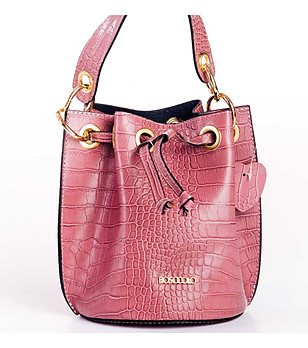Розова дамска кожена чанта с кроко релеф Tanita снимка