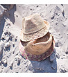 Unisex шапка в бежово и розово Daiva-2 снимка