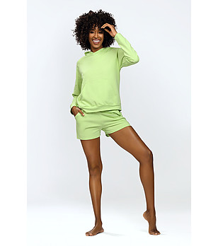 Памучен комплект от суитшърт и къси панталонки Koko в зелен нюанс снимка