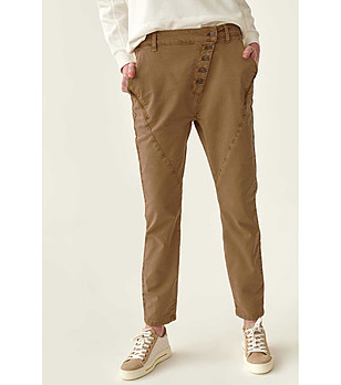 Дамски памучен панталон цвят тютюн Figa снимка