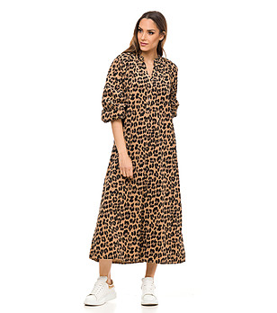 Памучна рокля в цвят камел с леопардов принт Carian снимка