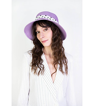 Лилава дамска шапка с лента на точки Vitoria снимка