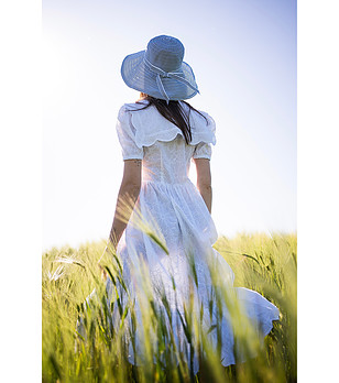 Дамска шапка на райе в тъмносиньо и бяло Ferretto снимка