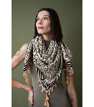 Дамски шал с леопардов принт Wild fringes снимка