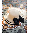 Бежова дамска шапка с черна панделка Santos-0 снимка