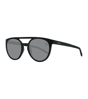 Мъжки слънчеви очила с черни рамки снимка