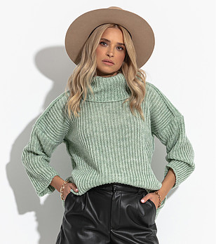 Ефектен поло пуловер в зелен нюанс Klara снимка