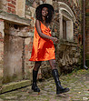 Ефектна сатенирана рокля в оранжев нюанс Amadu-2 снимка
