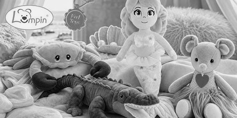Плюшени приятели за прегръдки и игра снимка