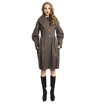 Дамско вълнено палто в кафяво снимка