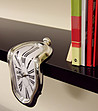 Часовник с ефектен дизайн Салвадор Дали-0 снимка