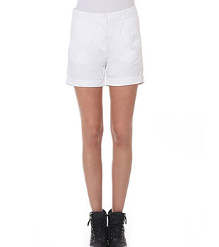 Памучни дамски къси панталонки в бяло снимка