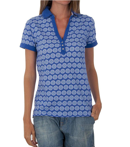 Дамска памучна тениска с яка в синьо с принт снимка