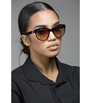 Дамски слънчеви очила в цвят хавана Mirla снимка