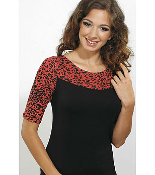 Дамска блуза Megan в черно и цвят корал снимка
