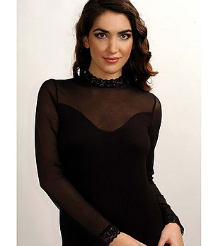 Дамска блуза Bogna в черно с тюл снимка