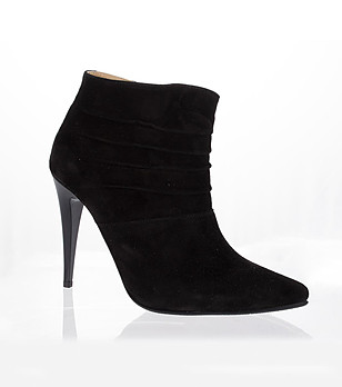 Черни дамски боти с тънък ток снимка