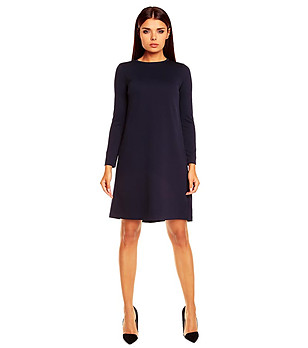 Стилна рокля в тъмносиньо снимка