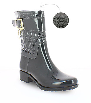 Сиви ботуши с декоративна каишка с катарама снимка