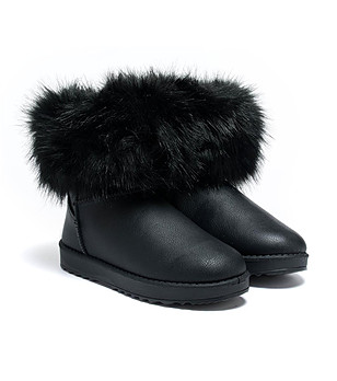 Черни боти с пух снимка