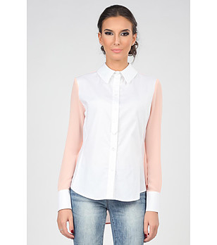 Риза в бяло и цвят праскова снимка