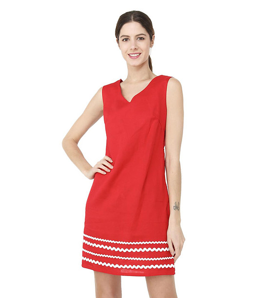 Червена рокля с бели кантове снимка